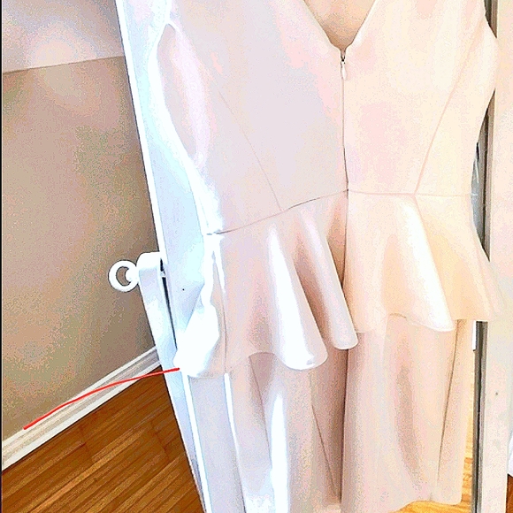 White bodycon dress - Picture 3 of 5